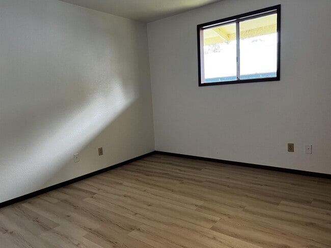 Building Photo - 25-209-209 Hana St