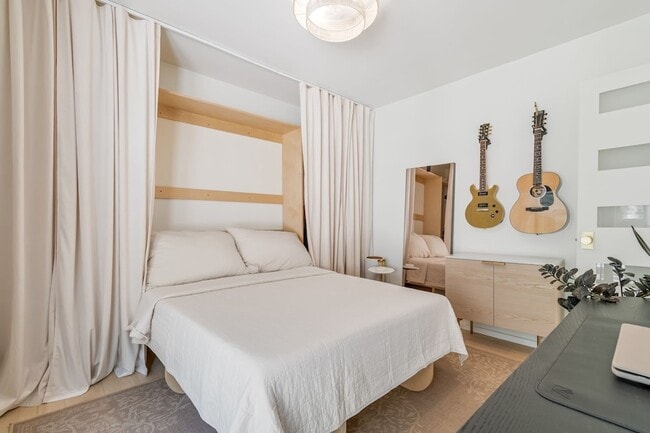 Building Photo - 3804 Lookout Dr