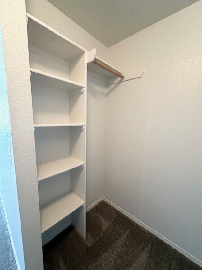 Building Photo - Affordable living at Westside Apartments!