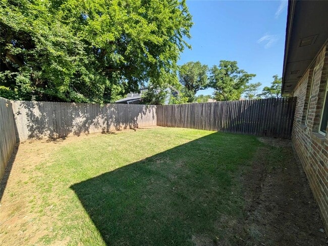 Building Photo - 425 Chalk Hill Ct