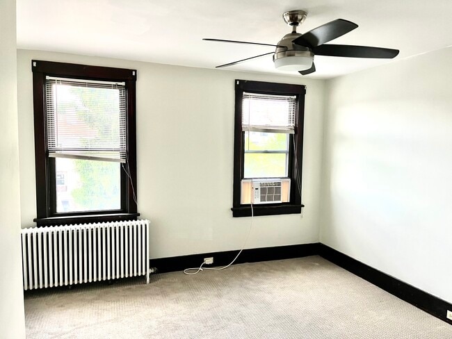 Building Photo - 219 Main St