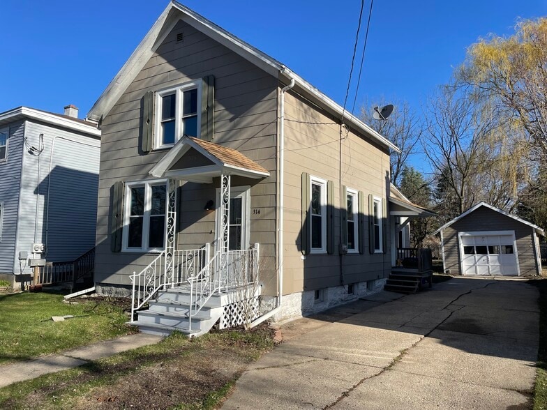 Primary Photo - 314 E Lincoln St