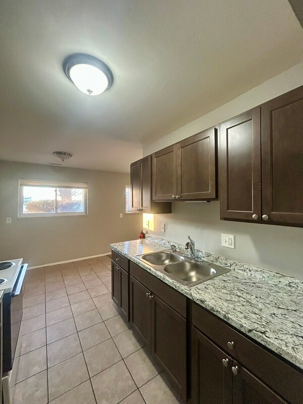 Building Photo - 4245 Quarry Rd