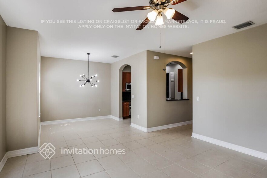 Building Photo - 6855 Julia Gardens Dr