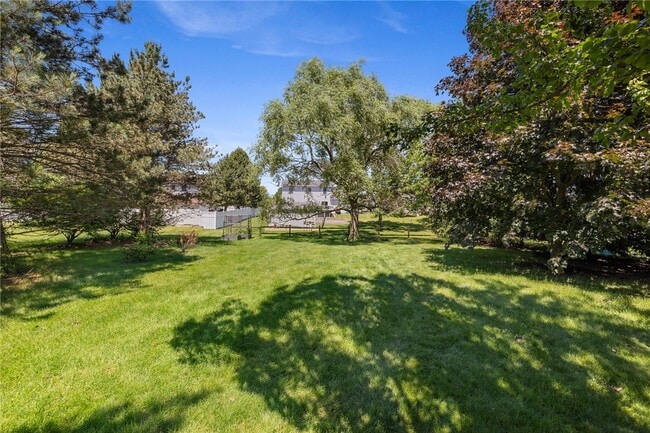 Building Photo - 40 Alverstone Way