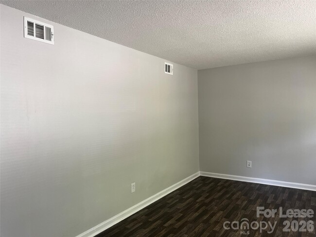 Building Photo - 430 Westham Ridge Rd
