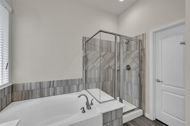 Building Photo - 206 Brazos Dr
