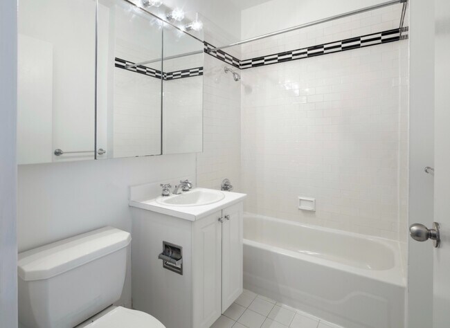 Building Photo - 75 West St