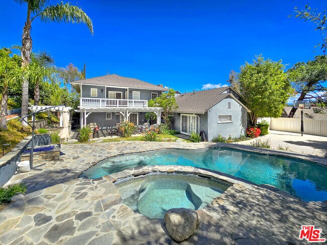 Building Photo - 3690 Crownridge Dr