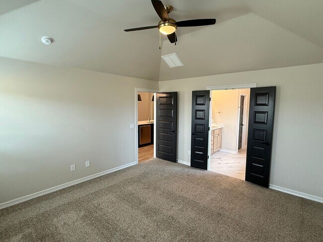 Building Photo - Brand New 3 Bed Home in Edmond with Designer Finishes