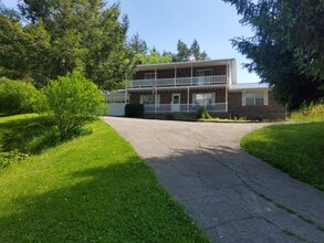 Building Photo - Sevierville 37862 - Showings begin July 11, 2026 - Fully Furnished! Long term or 3 Month Lease Co...