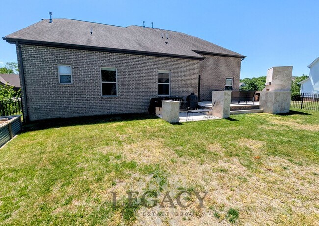 Building Photo - 6150 Christmas Dr