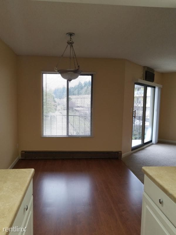 Building Photo - 2 br, 1.5 bath Condo - 5565 E Evergreen Blvd