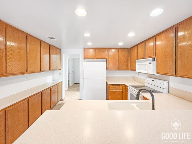 Building Photo - Beautiful 3B/2.5BA House in Rancho Bernard...