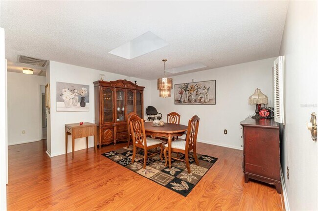 Building Photo - 4240 Creekwood Ln