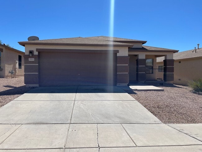 Primary Photo - Rita Ranch Charmer 3Bdm 2Ba home, availabl...