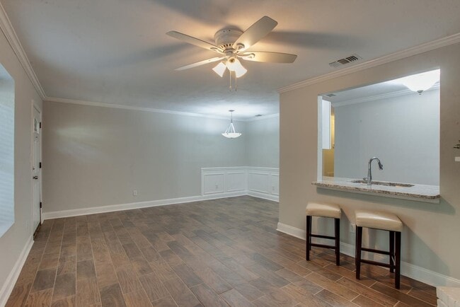Building Photo - 2135 Victory Garden Ln