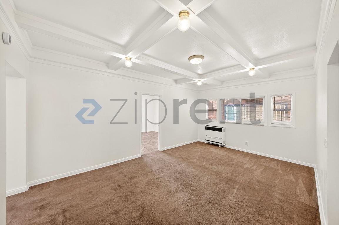 Building Photo - 4062 S Budlong Ave