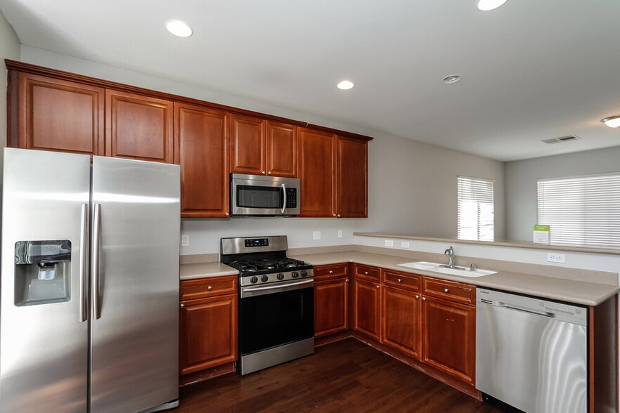 Building Photo - 3525 Simmering Sun Ct