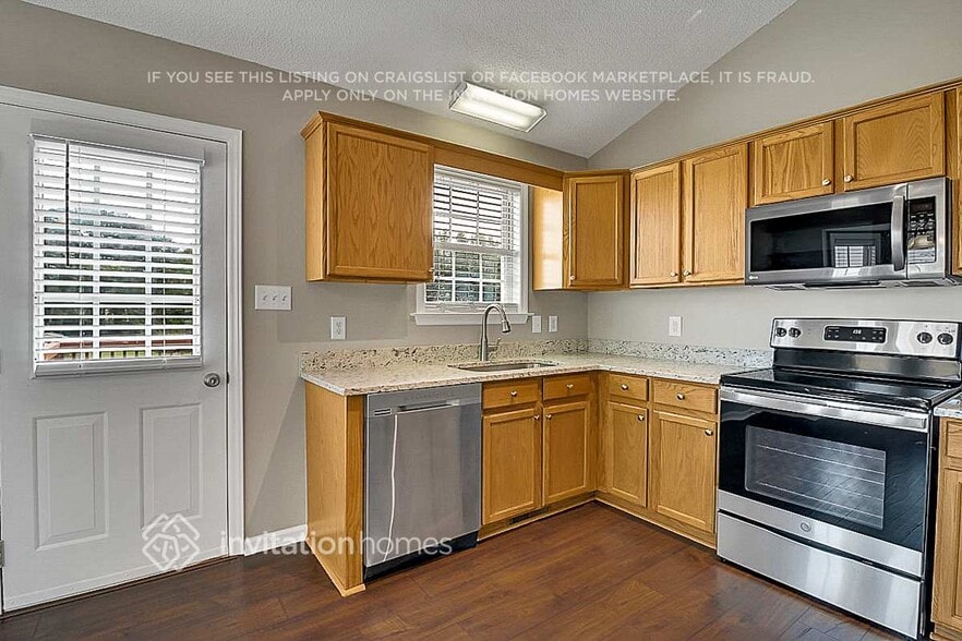 Building Photo - 105 Arthur Dr