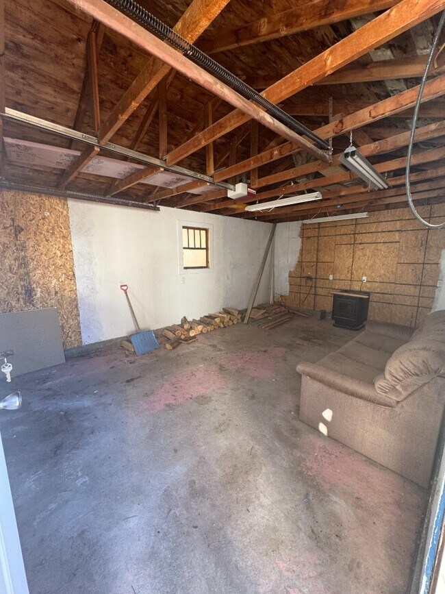 Building Photo - 1336 1st W Ave