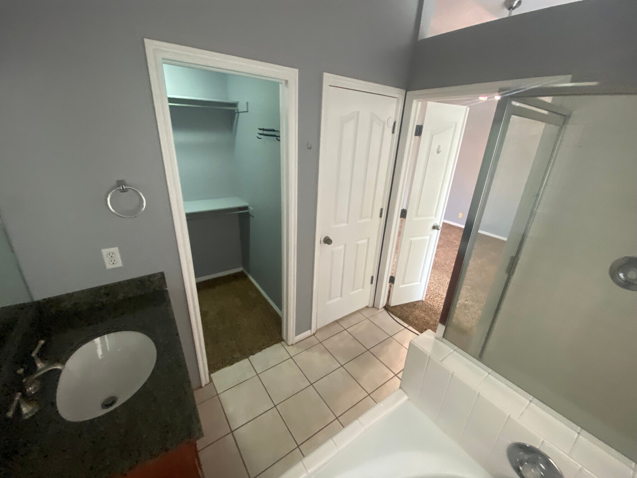 Building Photo - 987 E Blue Heron Way