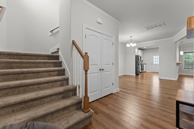 Building Photo - 824 Somb Moore Ways