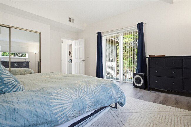 Building Photo - 49 Captain Eames Cir