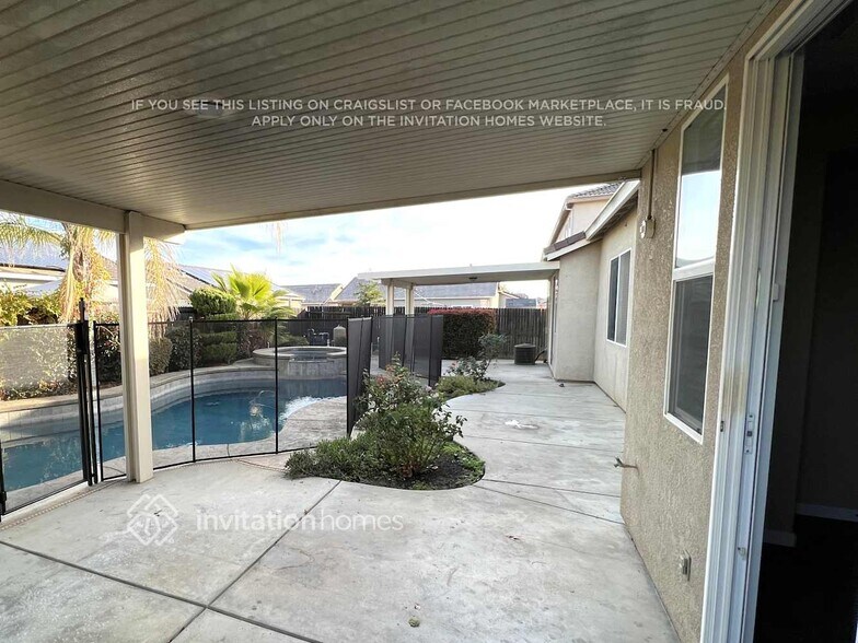Building Photo - 2041 Waterville Dr