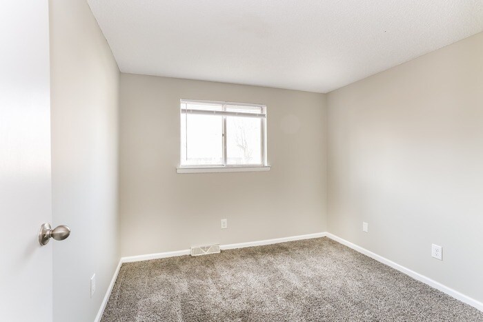 Building Photo - 2710 Moundcrest St