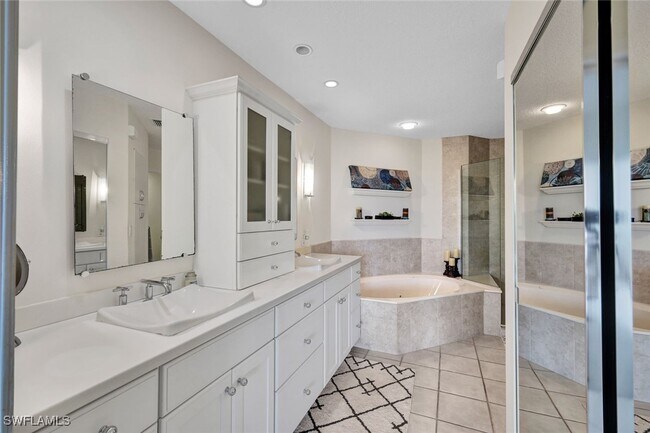 Building Photo - 262 Barefoot Beach Blvd