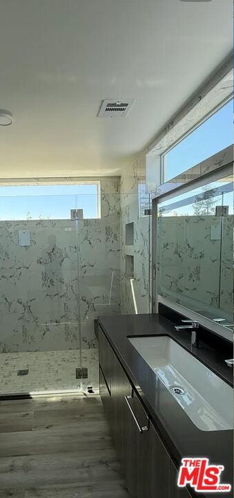 Building Photo - 4806 Sylmar Ave