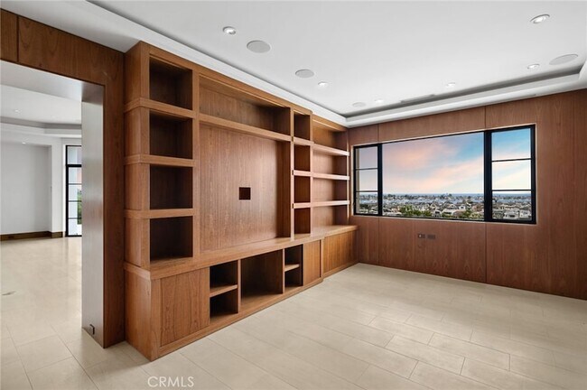 Building Photo - 1523 Dolphin Terrace