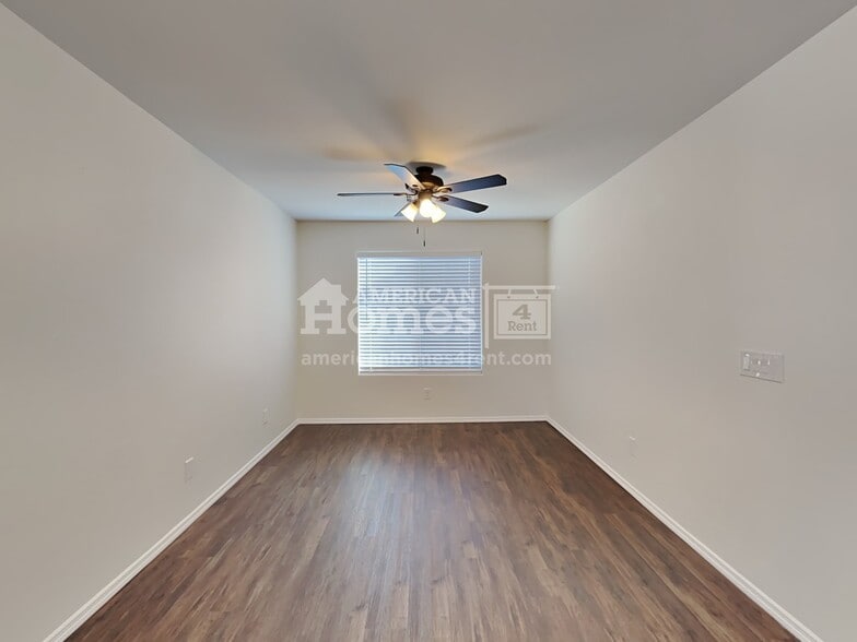 Building Photo - 17238 W Maui Ln