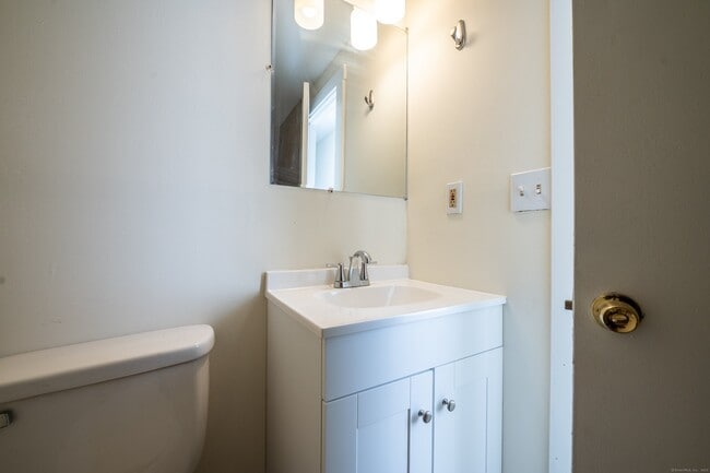 Building Photo - 175 Humphrey St