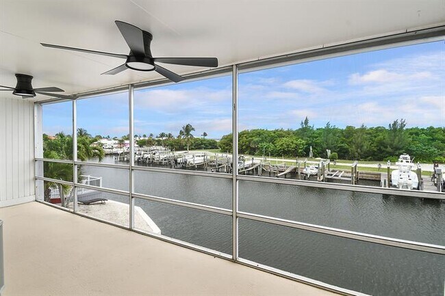 Building Photo - 200 N El Mar Dr
