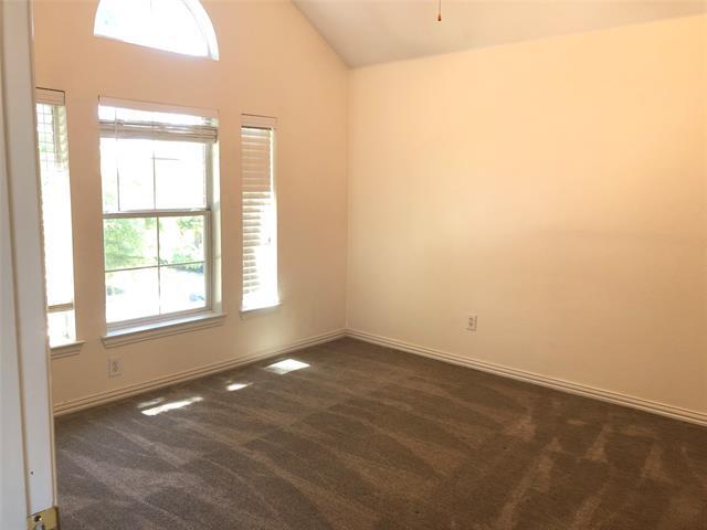 Building Photo - 1709 Oak Brook Ln