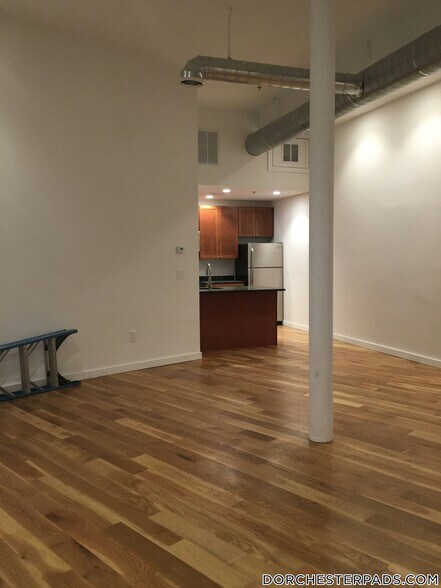 Building Photo - 600 Columbia Rd