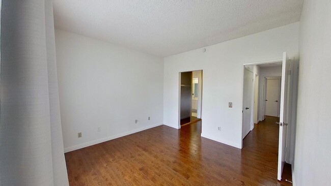 Building Photo - **Move-In Special!!** Dual-Master 2 Bed 2 ...