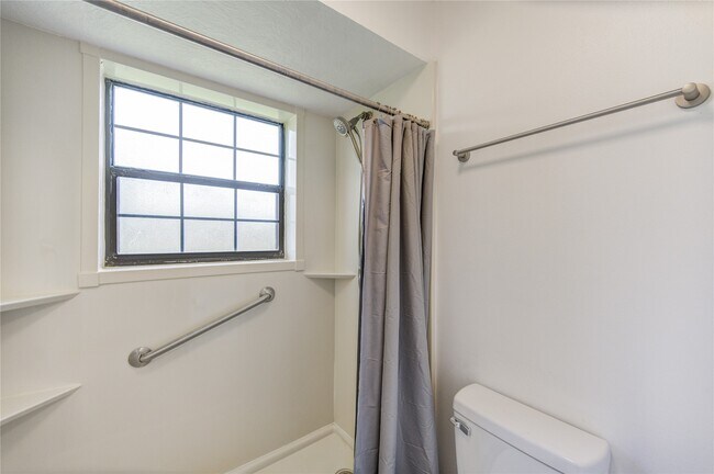 Building Photo - 7109 Kari Ln