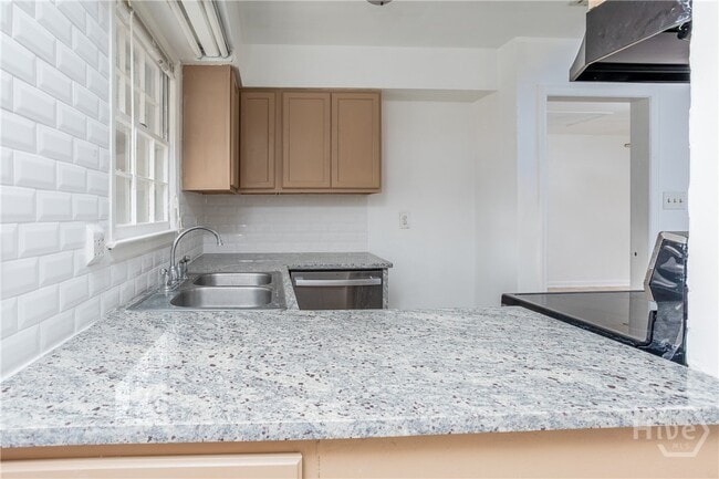 Building Photo - 5 Ossabaw Rd