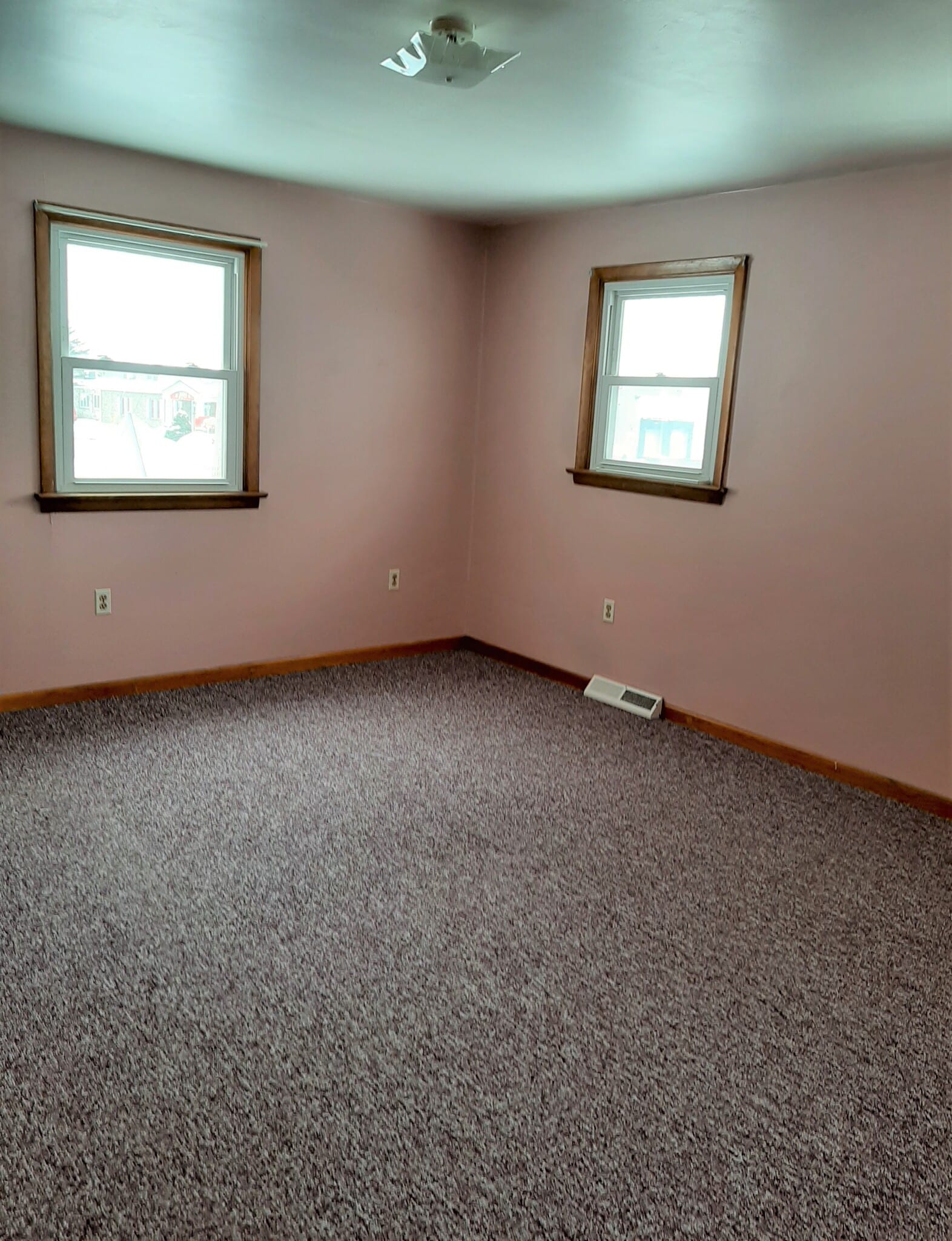 Bedroom #1 - 735 Beaver St