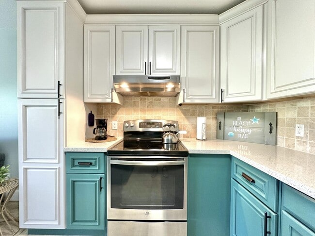 Building Photo - 359 Norwich O