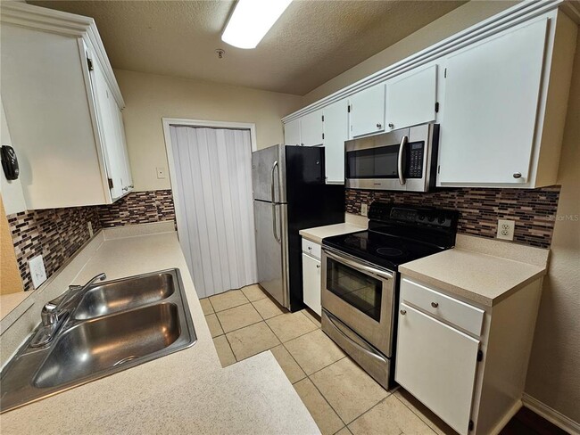 Building Photo - 6548 Swissco Dr