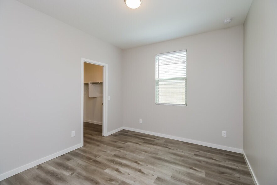 Building Photo - 654 Glen Canyon Dr