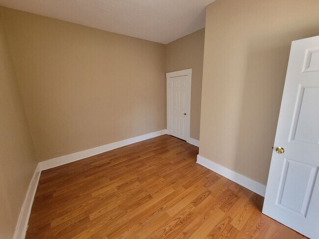 Building Photo - 1609 Manchester Ave 2BR/1BA (Middletown)