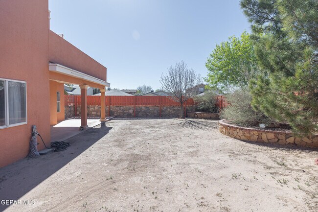 Building Photo - 749 Linda Johnson Ave