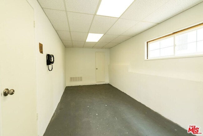 Building Photo - 443 Lomita St