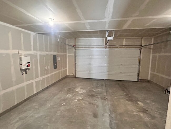 Building Photo - Stunning 3 Bed, 2.5 Bath Home in Spokane Valley!