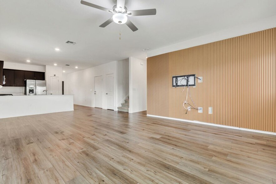 Building Photo - 15401 Poppy Petal Dr